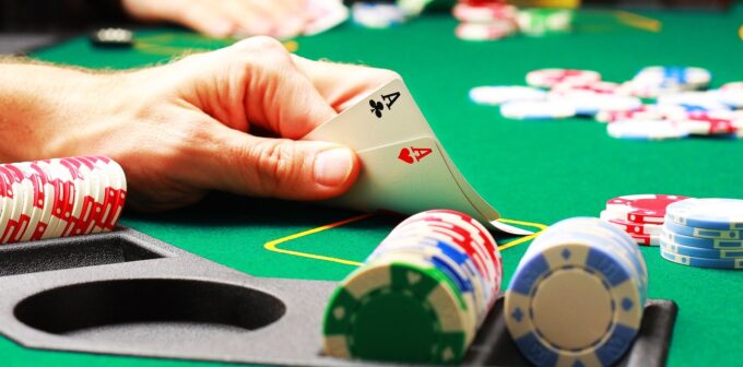 Choi poker truc tuyen – Bai hoc tu nguoi choi chuyen nghiep