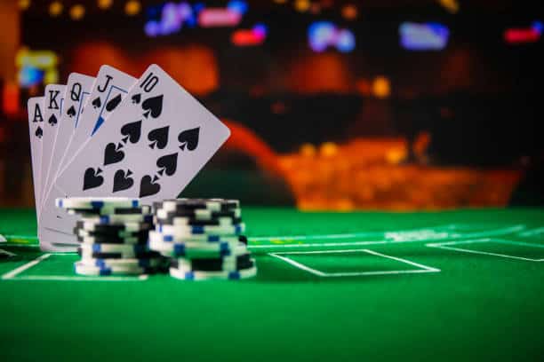 Baccarat chơi như thế nào? Có hấp dẫn hay không?